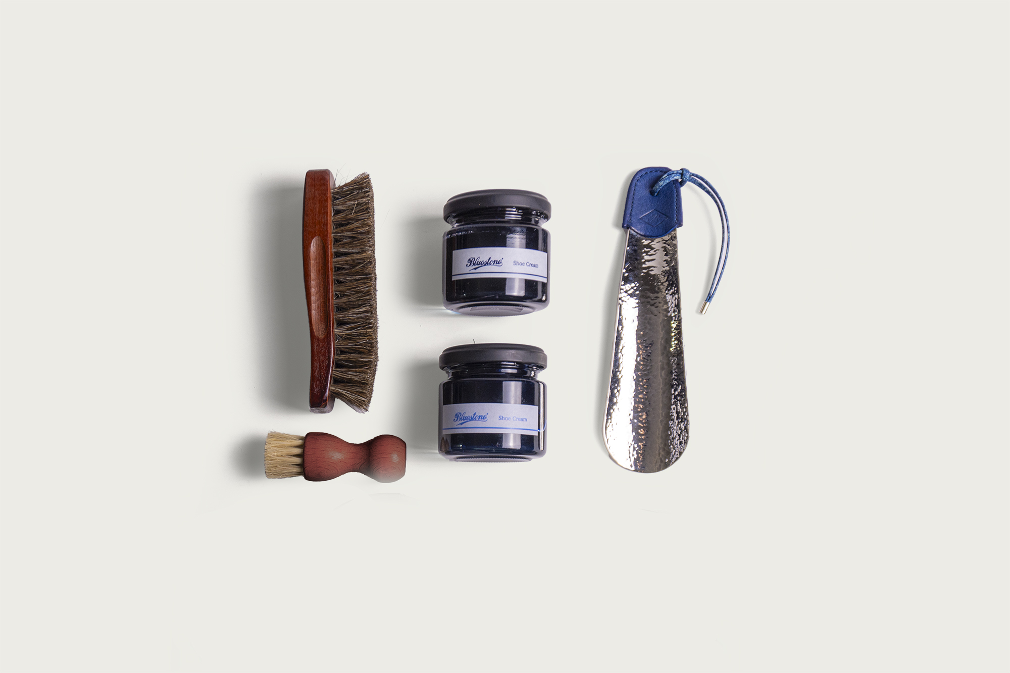 未使用 ✨️ アッカ ヘアゴム 本革 レザー 人気ブルー ビジュー フラワー 未使用 ✨️ アッカ ヘアゴム 本革 レザー 人気ブルー ビジュー